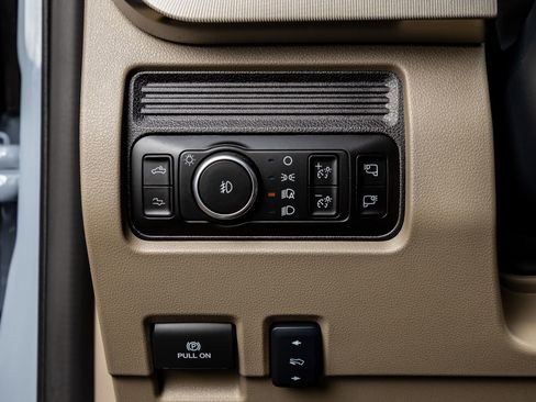 Used 2026 Ford F250 Platinum w/ Platinum Plus Package image 21