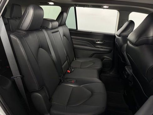 Used 2024 Toyota Grand Highlander XLE image 42