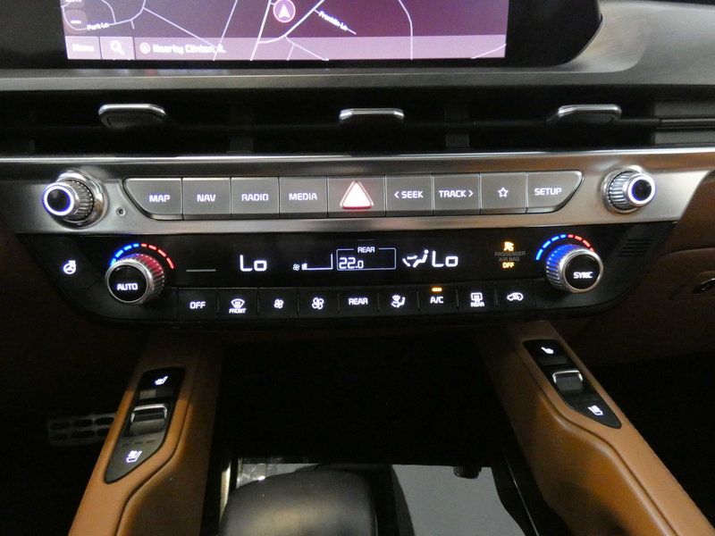 Used 2023 Kia Telluride AWD image 16