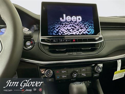 New 2026 Jeep Compass Latitude image 29