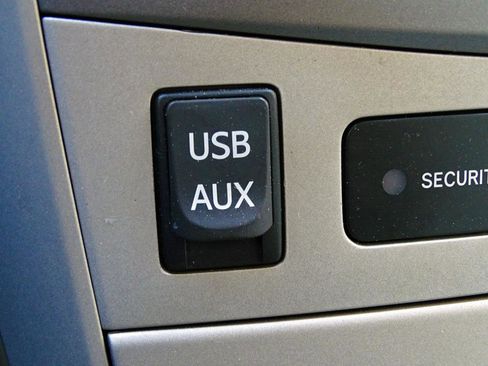 Used 2013 Toyota Corolla LE image 21