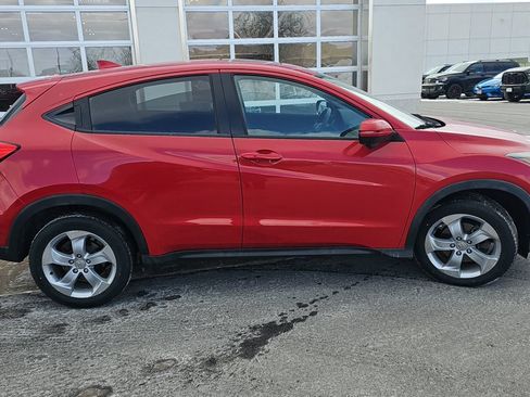 Used 2016 Honda HR-V EX image 2