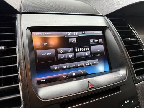 Used 2014 Ford Taurus SEL w/ Equipment Group 201A FWD image 19