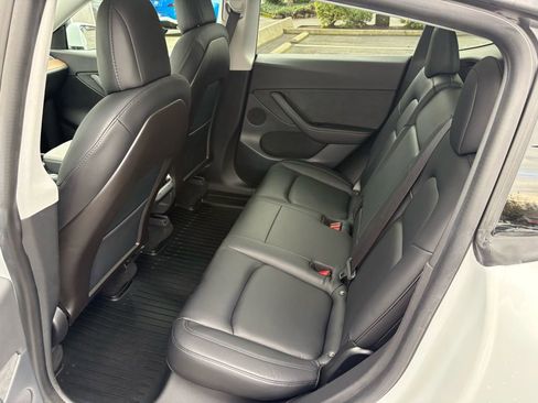 Used 2020 Tesla Model Y Long Range image 14