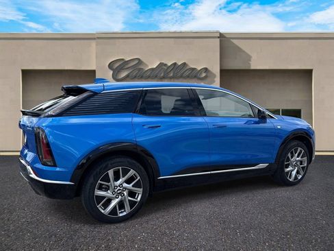 New 2025 Cadillac Optiq Luxury 2 AWD/4WD image 3