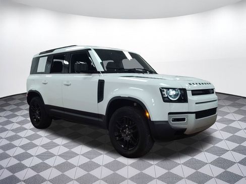 Used 2025 Land Rover Defender 110 S image 6