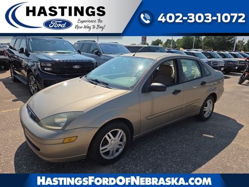 Used 2003 Ford Focus SE FWD image 1