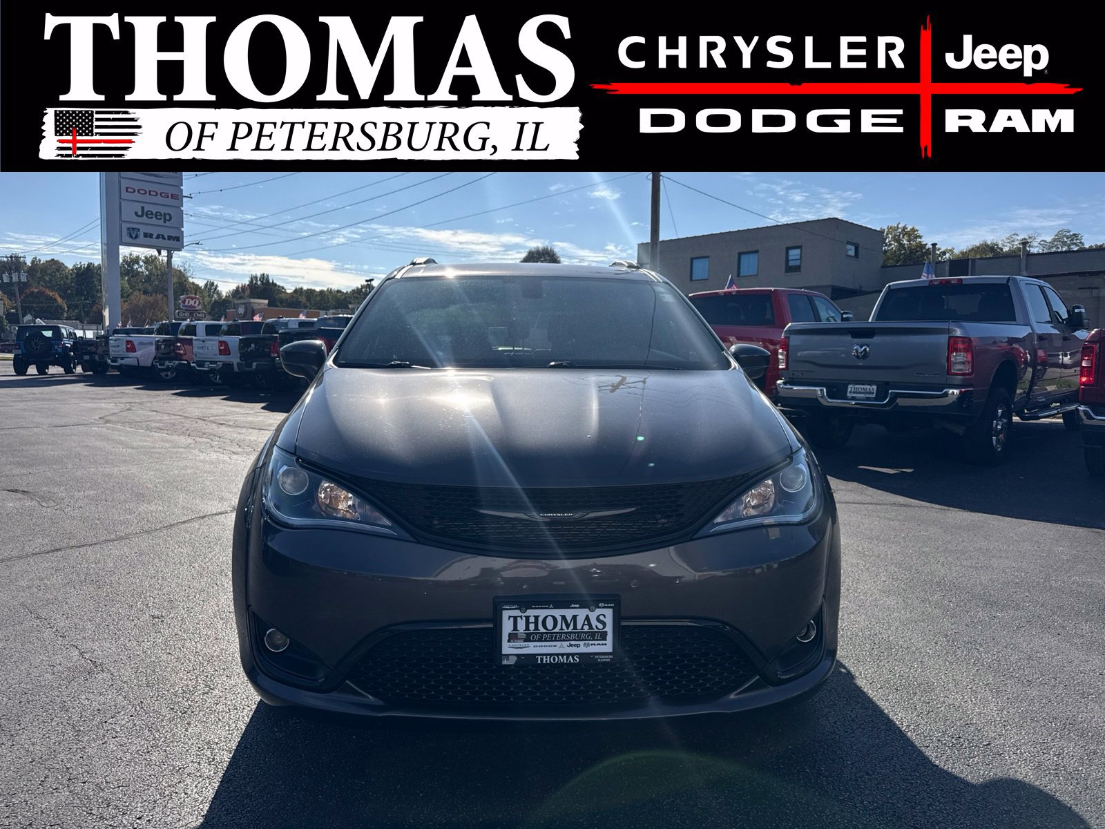 Used 2020 Chrysler Pacifica Touring-L Plus w/ S Appearance Package FWD image 2