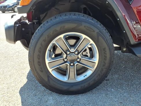 Used 2022 Jeep Wrangler Unlimited Sahara w/ LED Lighting Group AWD/4WD image 9