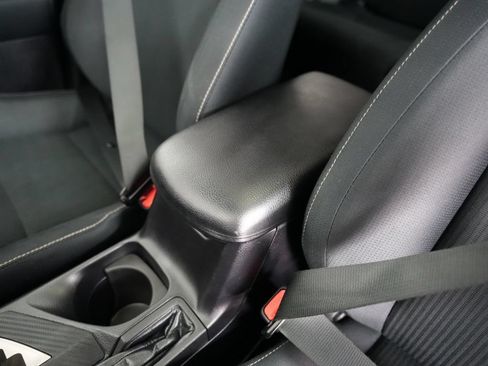 Used 2013 Toyota RAV4 XLE AWD/4WD image 29
