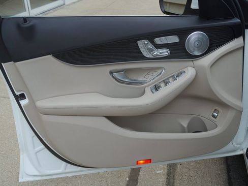 Used 2016 Mercedes-Benz C 300 4MATIC Sedan image 9