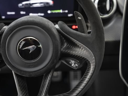 Used 2019 McLaren Senna RWD image 43