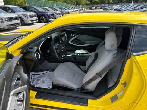 Used 2017 Chevrolet Camaro SS RWD image 13