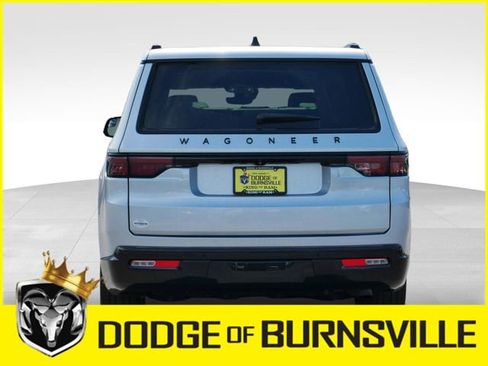 Used 2024 Jeep Wagoneer Series II w/ Convenience Group I AWD/4WD image 8