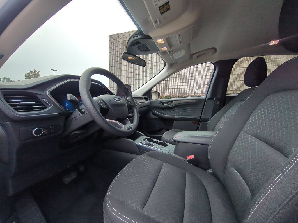 Used 2025 Ford Escape Active AWD/4WD image 12