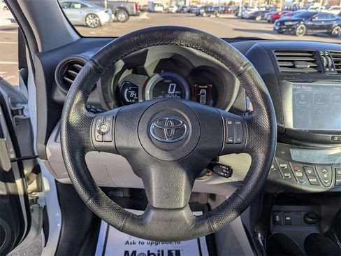 Used 2013 Toyota RAV4 EV image 15