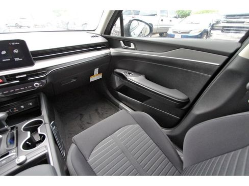 New 2026 Kia K5 LXS FWD image 9