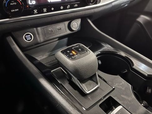 Used 2023 Nissan Rogue SV image 25