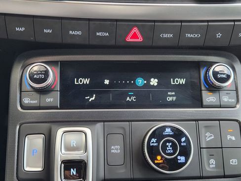 Used 2025 Hyundai Palisade Calligraphy image 19