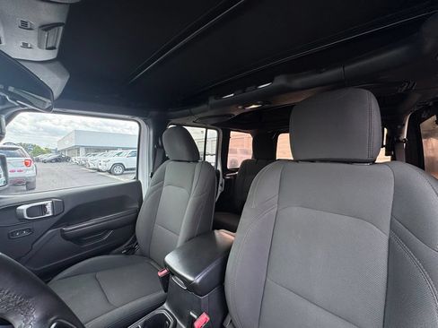 Used 2018 Jeep Wrangler Unlimited Sport S AWD/4WD image 18