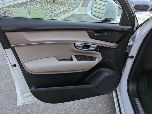 New 2026 Volvo XC90 B6 Plus w/ Protection Package Premier AWD/4WD image 10