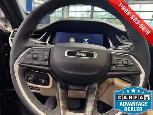 Used 2023 Jeep Grand Cherokee Limited w/ Luxury Tech Group II image 20