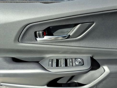 New 2026 Toyota Prius Plug-In Hybrid image 9