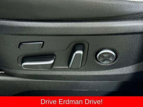 Used 2024 Hyundai Palisade Limited AWD/4WD image 12