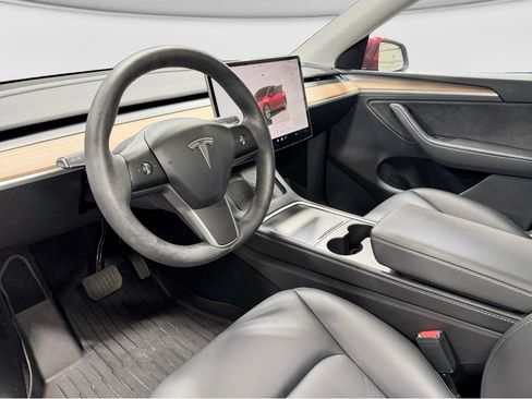Used 2024 Tesla Model Y Long Range AWD/4WD image 16