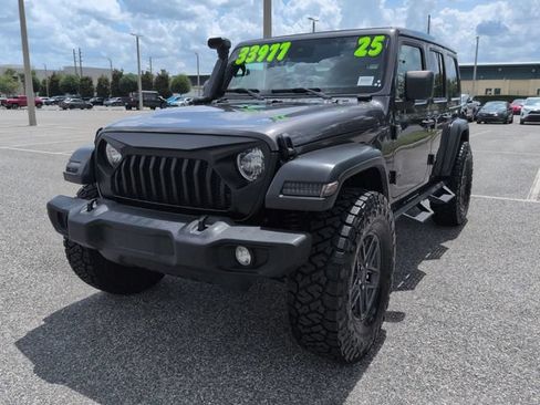 Used 2025 Jeep Wrangler Unlimited Sport AWD/4WD image 8