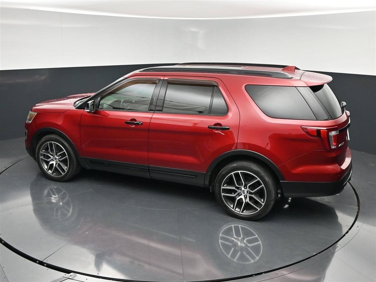 Used 2017 Ford Explorer Sport w/ Equipment Group 401A AWD/4WD image 26