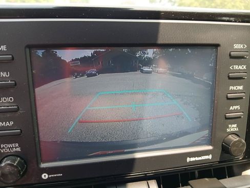 Used 2021 Toyota RAV4 LE FWD image 22