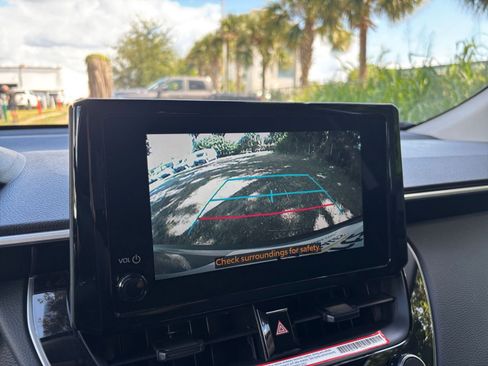 Used 2025 Toyota Corolla Cross LE image 17