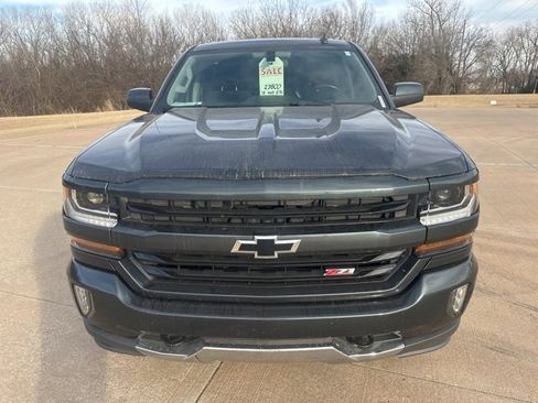 Used 2018 Chevrolet Silverado 1500 LT w/ Texas Edition image 8