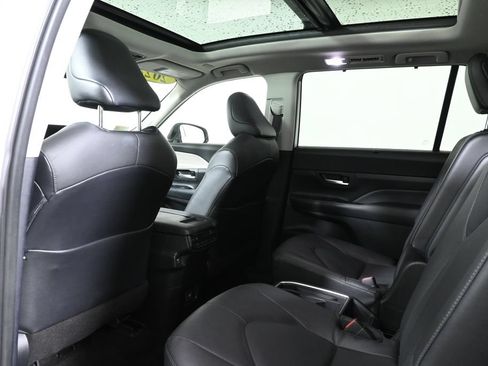 Used 2024 Toyota Grand Highlander AWD image 29