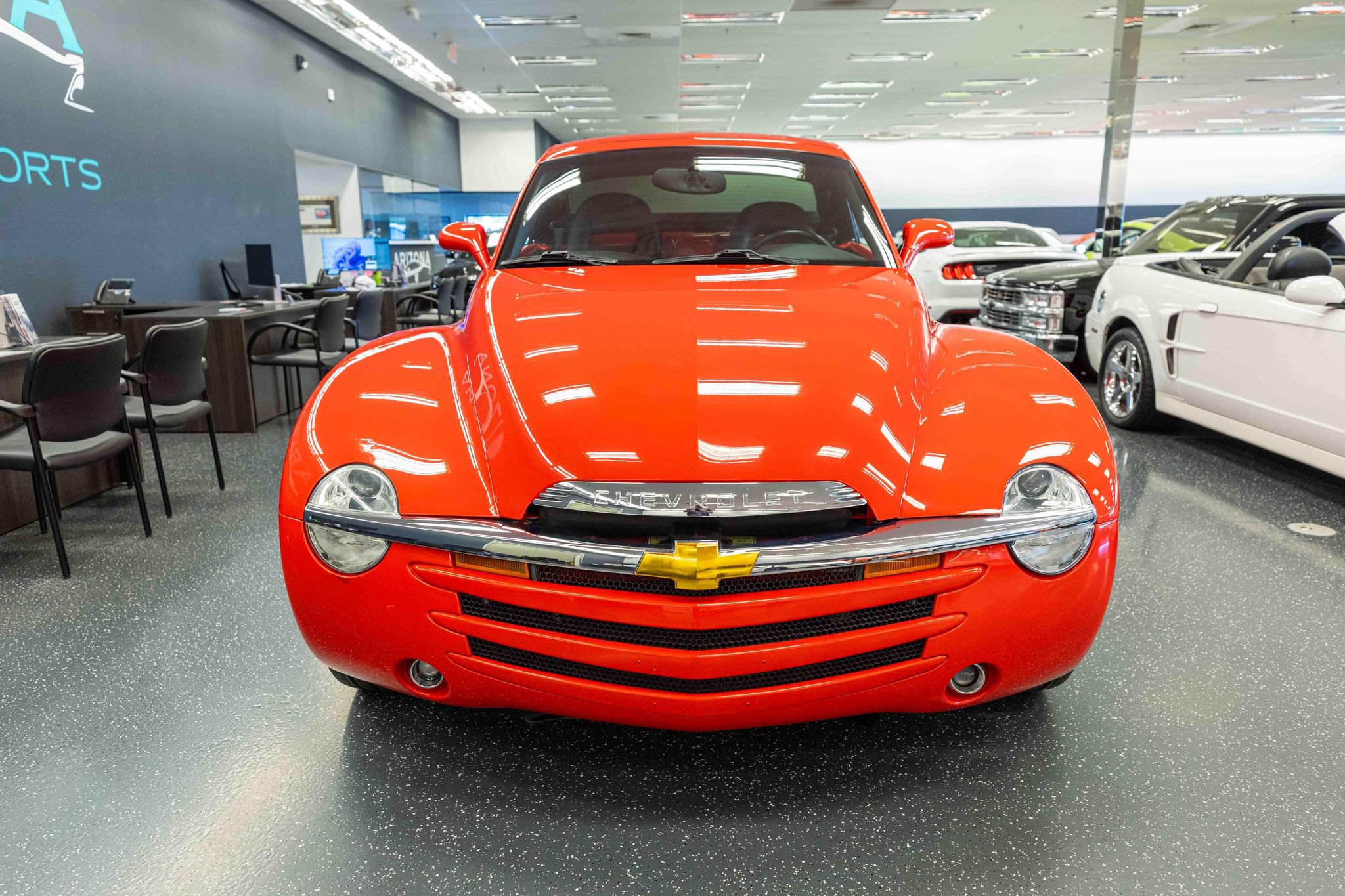 Used 2006 Chevrolet SSR w/ Preferred Equipment Group RWD image 2
