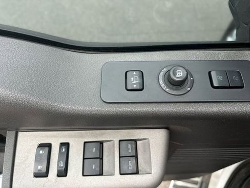 Used 2016 Ford F250 Lariat w/ Lariat Ultimate Package AWD/4WD image 14