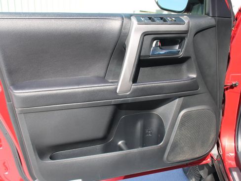 Used 2021 Toyota 4Runner SR5 Premium w/ Moonroof Package AWD/4WD image 12