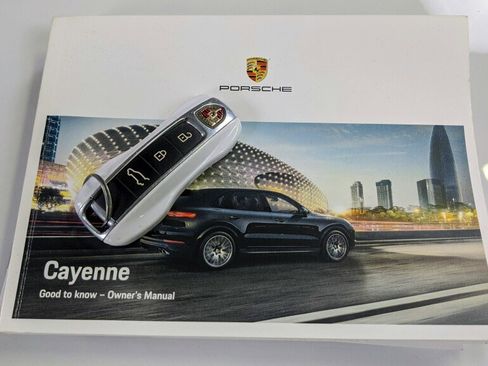 Used 2020 Porsche Cayenne S image 28