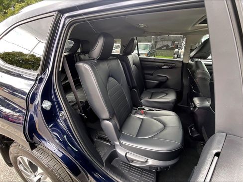 Used 2026 Toyota Highlander XLE AWD/4WD image 32