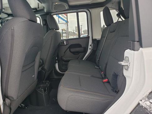 Used 2025 Jeep Wrangler Sport S image 12