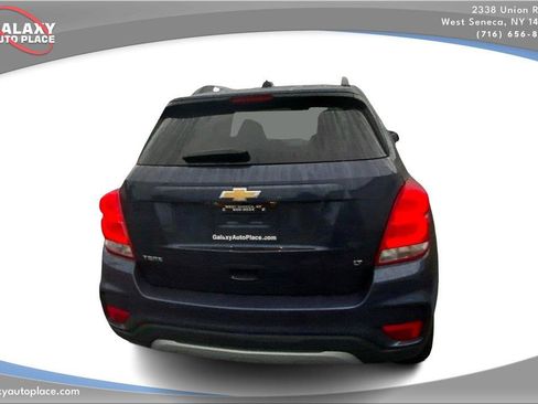 Used 2018 Chevrolet Trax LT w/ LT Convenience Package FWD image 6