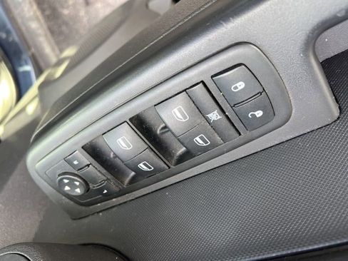 Used 2008 Dodge Nitro SXT image 21