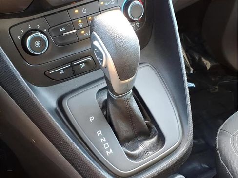 Used 2023 Ford Transit Connect XLT image 10