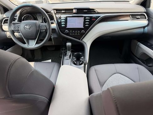 Used 2018 Toyota Camry LE FWD image 8