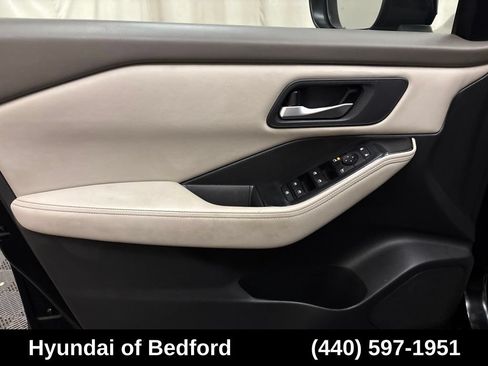 Used 2025 Nissan Rogue SV AWD/4WD image 11