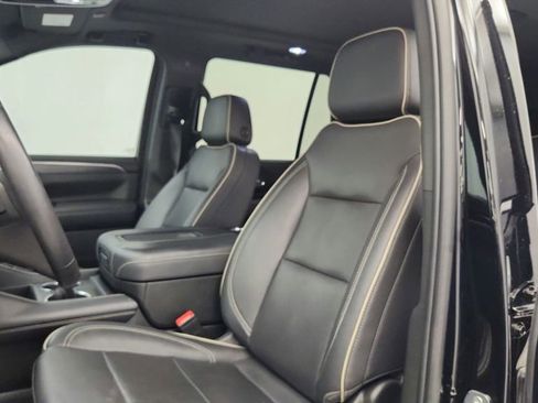 Used 2022 GMC Yukon SLT w/ SLT Luxury Package AWD/4WD image 18