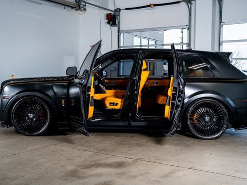 Used 2023 Rolls-Royce Cullinan image 8