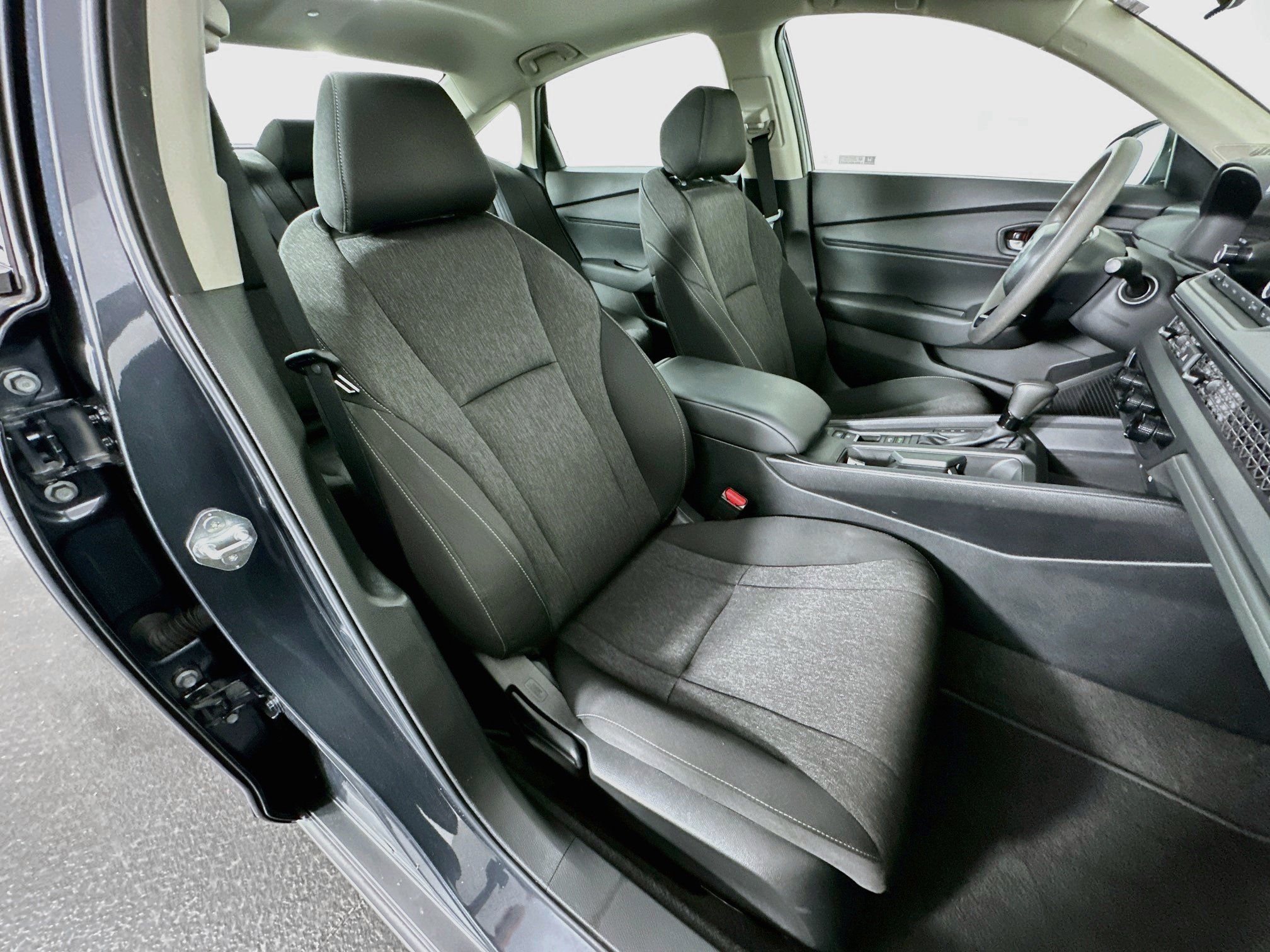 Used 2025 Honda Accord SE image 28