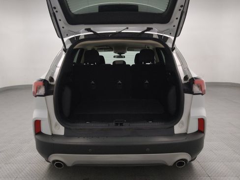 Used 2020 Ford Escape SE image 29